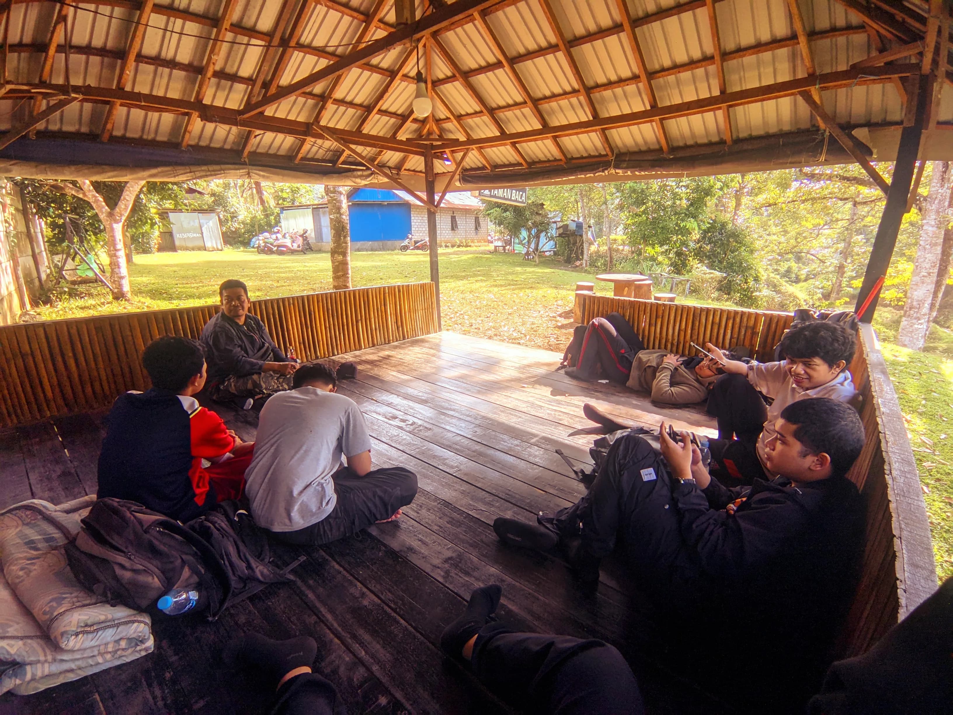 Santai di Taman Baca Bukit Manjai 